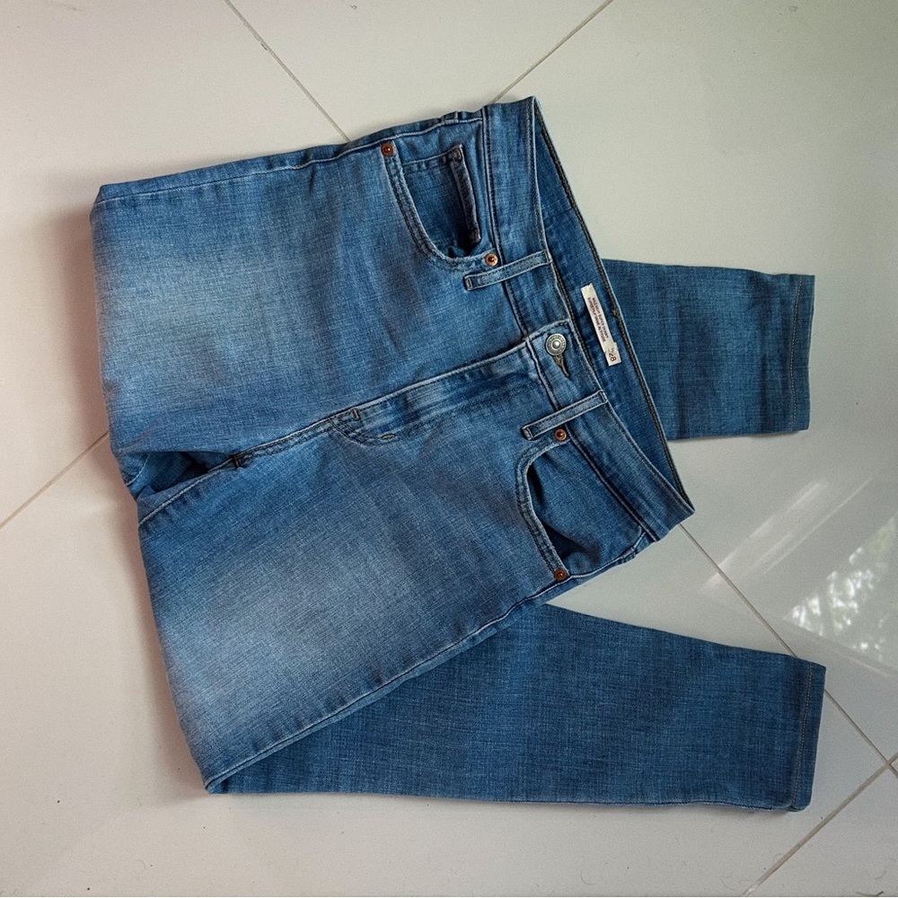 Levi’s Mile High Super Skinny Jeans in La La Land - Size 28